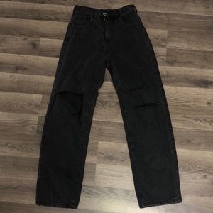 Mom jeans super cute & lightly worn.